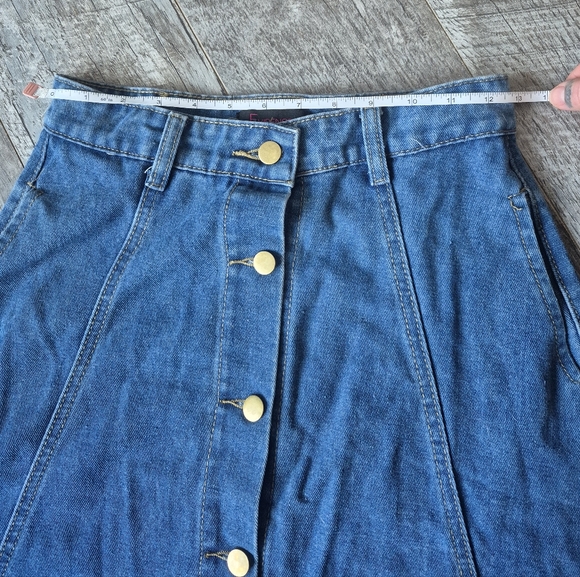 Denim Button-Down A-Line Skirt - Picture 5 of 6